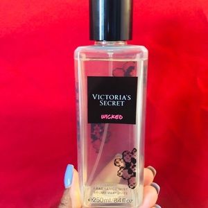 ❤️Victoria’s Secret Wicked Fragrance Mist❤️